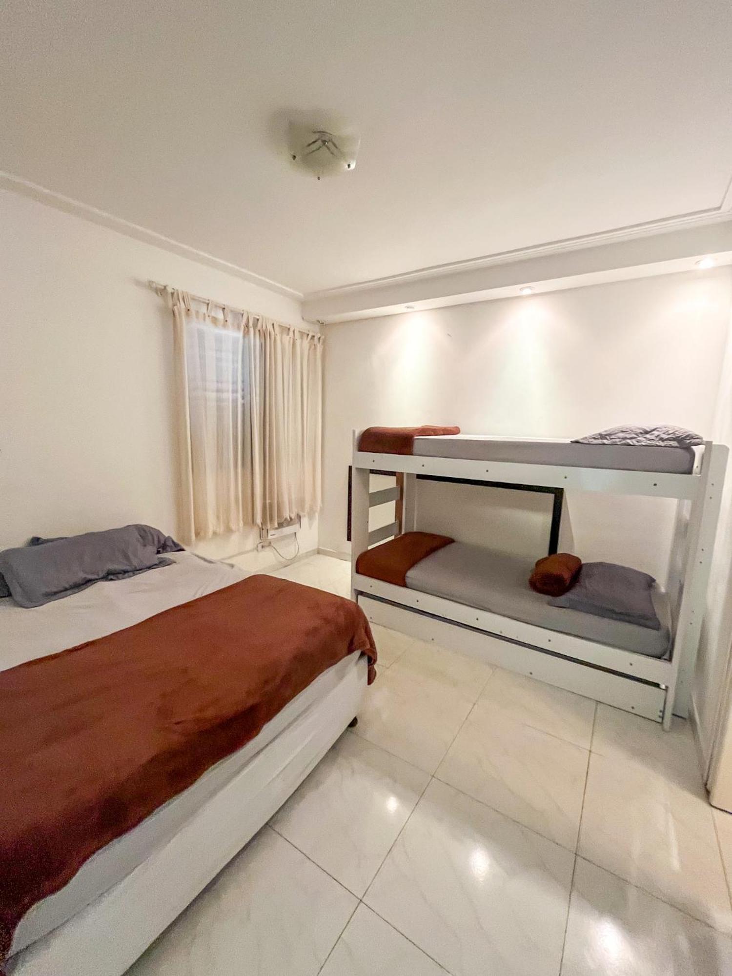 Apartamento Com Varanda E Suite Enseada Гуаружа Екстер'єр фото