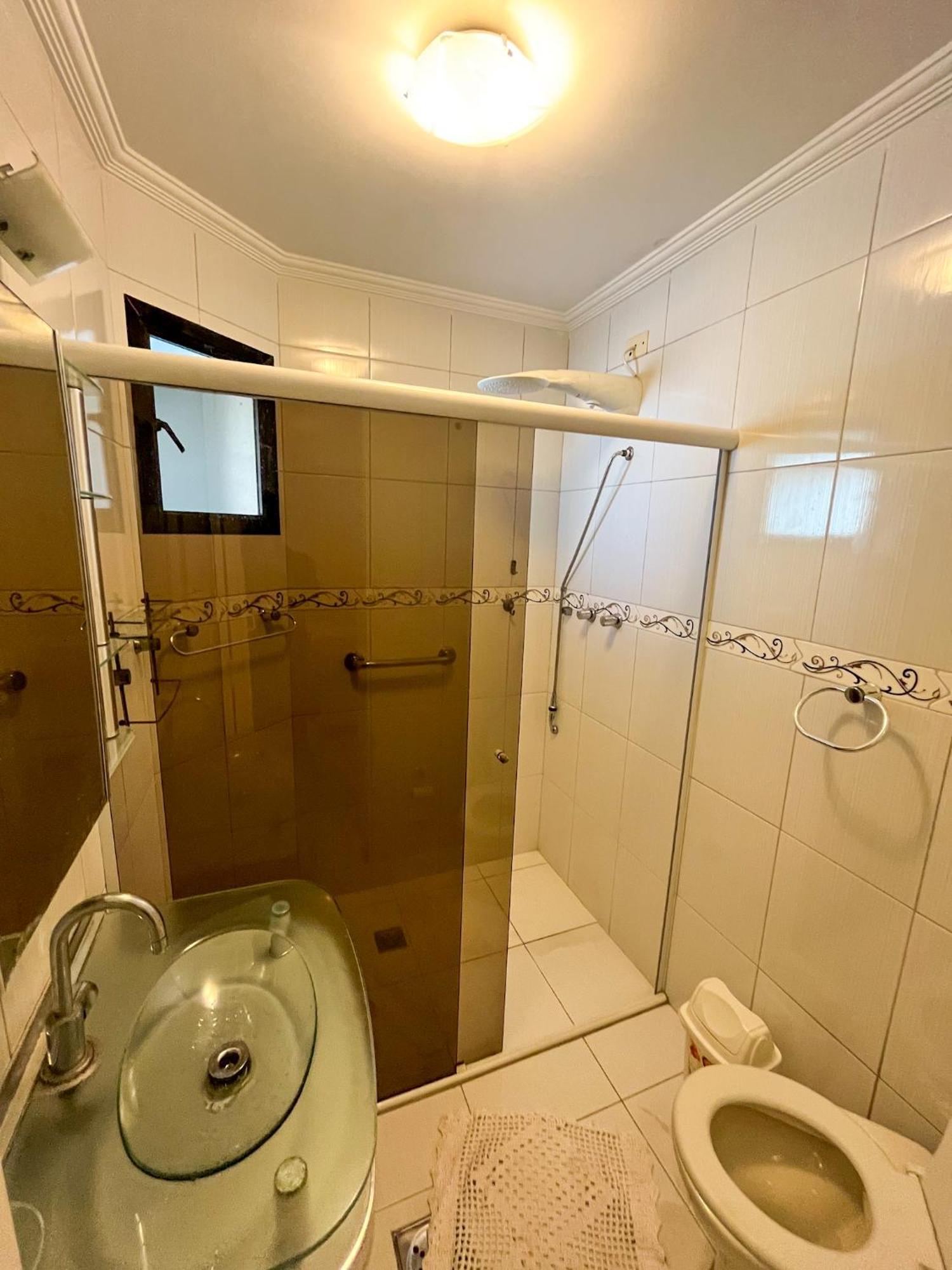 Apartamento Com Varanda E Suite Enseada Гуаружа Екстер'єр фото